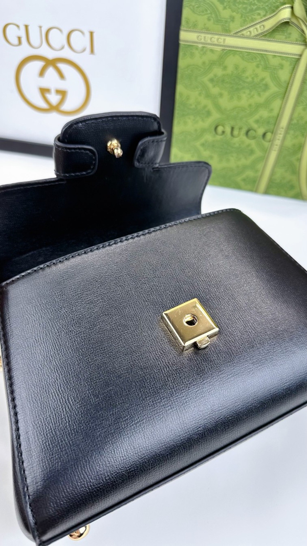 激安グッチバッグコピー着用イメージ